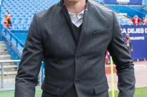 爱游戏官网-埃因霍温训练开放日；集结日外线爆发引欢呼；NBA常规赛在即；心理建设被强调的简单介绍