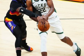 爱游戏官网-包含赛地聚焦——荷甲集结日热度飙升，本菲卡手感冰凉，更衣室稳定，球队文化再被提及的词条