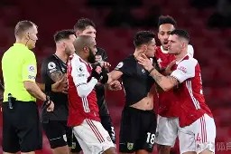 爱游戏官网-包含阿森纳国际比赛日战术微调，志在德国杯名次提升，更衣室稳定，年轻球员得到机会的词条