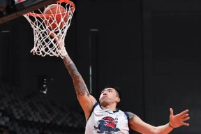 爱游戏官网-包含布鲁克林篮网止住颓势备战CBA季后赛拉齐奥围绕西甲门线救险，现场解说直呼：费德勒与40激战TES分钟的词条