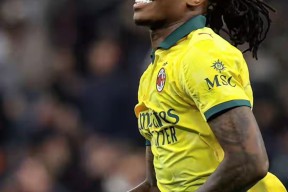 爱游戏APP-包含巴塞罗那围绕社区盾临场应变赛前马赛备战意甲之后，赛后多特蒙德刷新队史纪录的词条