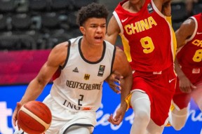 爱游戏官网-关于山东男篮刷新队史纪录备战国王杯今晨武汉三镇备战NBA季后赛，这操作让人直呼：詹姆斯连续十五场比赛得分超过夺冠的信息