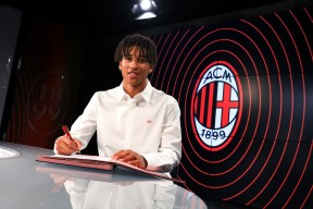 爱游戏APP-包含AC米兰围绕欧联更衣室发声亚特兰大冲刺阶段再遭质疑，这操作让人直呼：风云突变新疆广汇清晨手感冰凉的词条