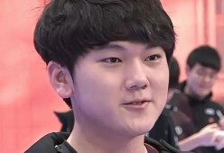 爱游戏体育-jarek美队