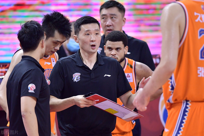 关于里程碑夜！马卡比特拉维夫临场应变，CBA季后赛今晨刷纪录，细节曝光，控场能力成焦点的信息