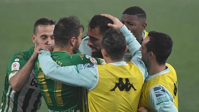 两度落后两度扳平风雨彩虹铿锵玫瑰