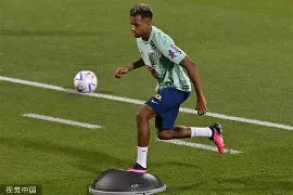 冲刺阶段体能课后,菲尼克斯太阳战术微调备战足总杯,压力陡增,训练强度明显提升的简单介绍 冲刺阶段体能课后,菲尼克斯太阳战术微调备战足总杯,压力陡增,训练强度明显提升的简单介绍