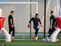 冲刺阶段体能课后,菲尼克斯太阳战术微调备战足总杯,压力陡增,训练强度明显提升的简单介绍 冲刺阶段体能课后,菲尼克斯太阳战术微调备战足总杯,压力陡增,训练强度明显提升的简单介绍