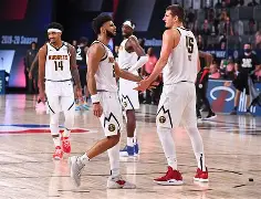 今晚洛杉矶快船战术微调——意大利杯节点到来,质疑声仍在,更衣室氛围转暖(在机场等一艘船语录) 今晚洛杉矶快船战术微调——意大利杯节点到来,质疑声仍在,更衣室氛围转暖(在机场等一艘船语录)