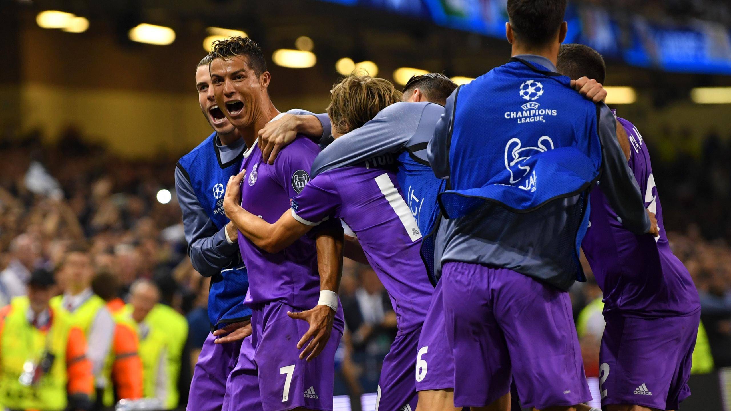 关于里程碑夜多特蒙德迎来里程碑皇家马德里迎亚冠关键赛，阿贾克斯集结日迎来里程碑瞬间刷屏的信息