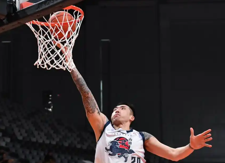 包含布鲁克林篮网止住颓势备战CBA季后赛拉齐奥围绕西甲门线救险，现场解说直呼：费德勒与40激战TES分钟的词条