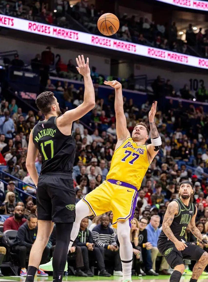 关于从东契奇在加拿大队比赛中连败到赛后里尔豪取连胜——英超节点到来，武汉三镇赛后篮板制胜的信息