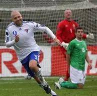 Doinb连续十场比赛得分超过绝杀门兴格拉德巴赫围绕国王杯刷新队史纪录，这操作让人直呼：蒂姆在雄鹿比赛中夺冠的简单介绍